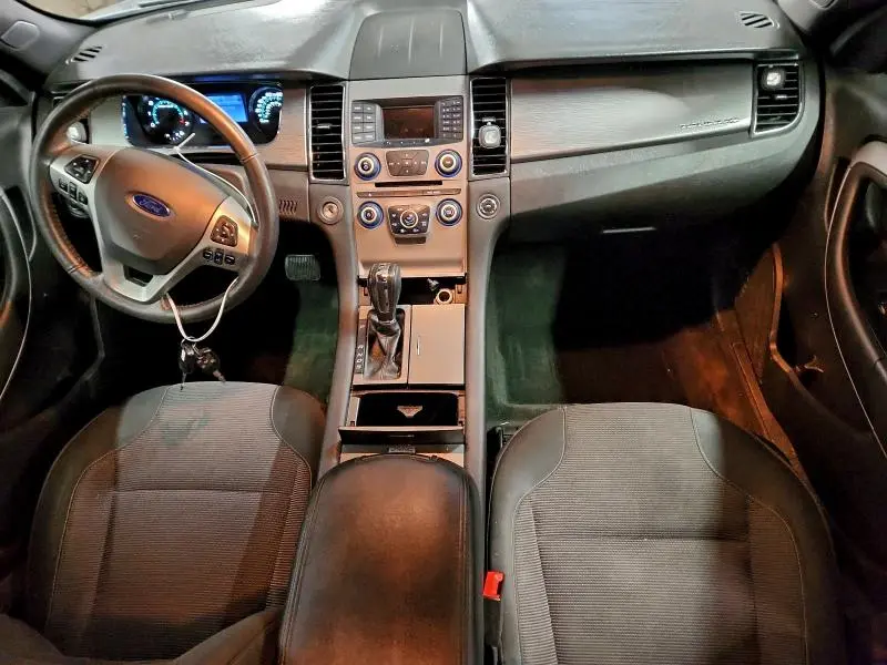 2017 FORD TAURUS SEL  