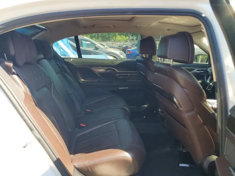 2016 BMW 750 XI  
