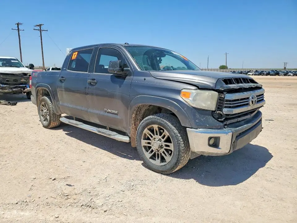 2016 TOYOTA TUNDRA CREWMAX SR5  