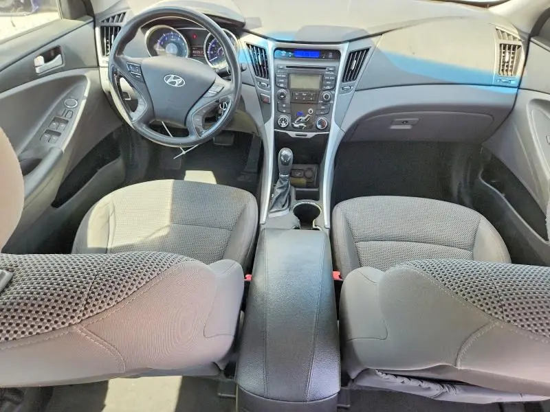 2012 HYUNDAI SONATA GLS  