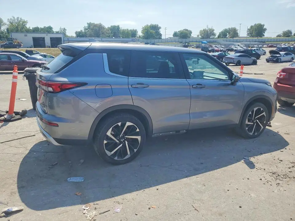 2022 MITSUBISHI OUTLANDER SE  