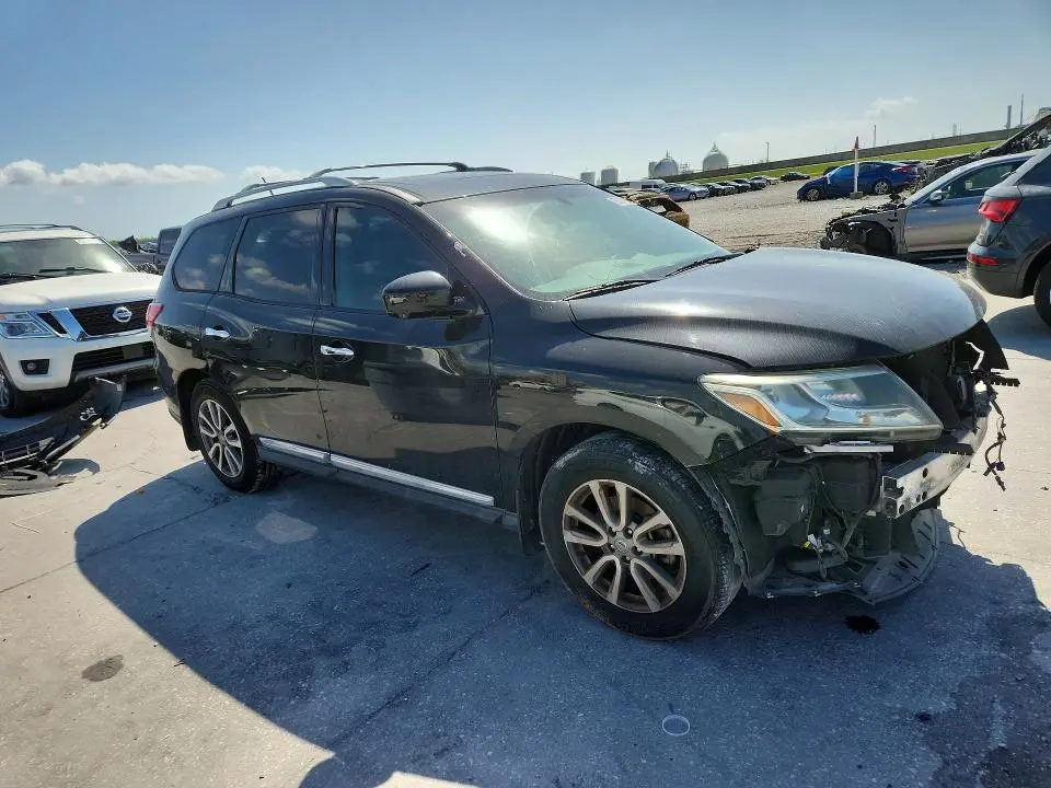 2016 NISSAN PATHFINDER SL  