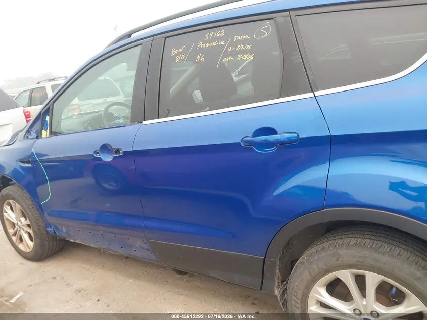 2017 FORD ESCAPE SE