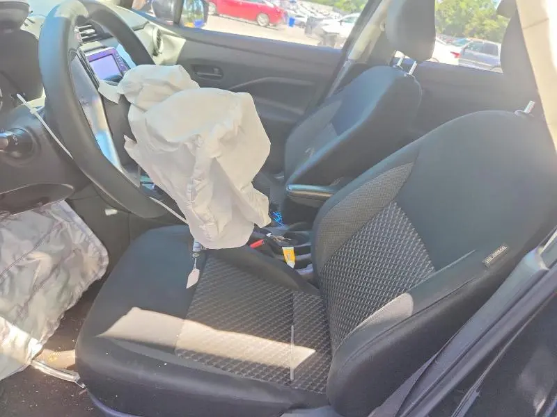 2020 NISSAN VERSA S  