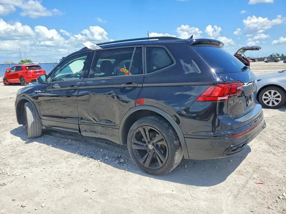 2023 VOLKSWAGEN TIGUAN SE R-LINE BLACK  