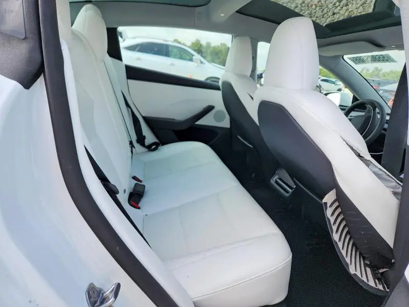 2026 TESLA MODEL 3   