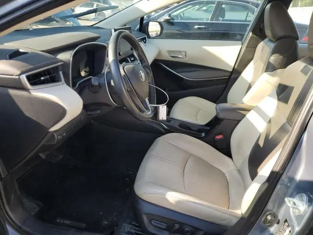 2021 TOYOTA COROLLA XLE  