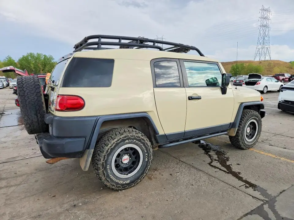 2010 TOYOTA FJ CRUISER BASE  