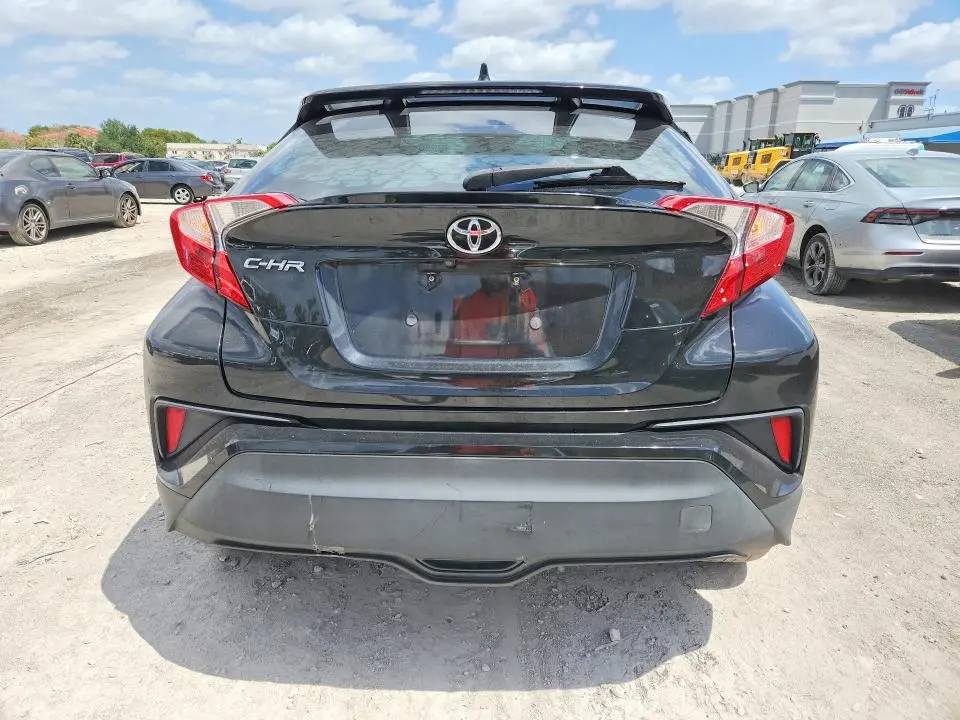 2019 TOYOTA C-HR XLE  
