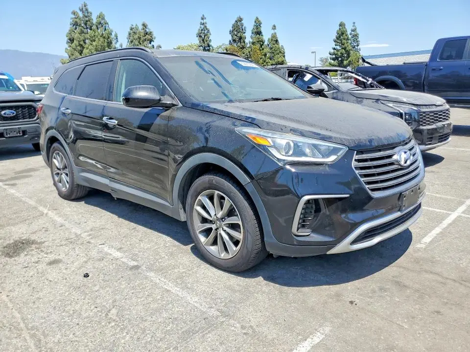 2017 HYUNDAI SANTA FE SE  
