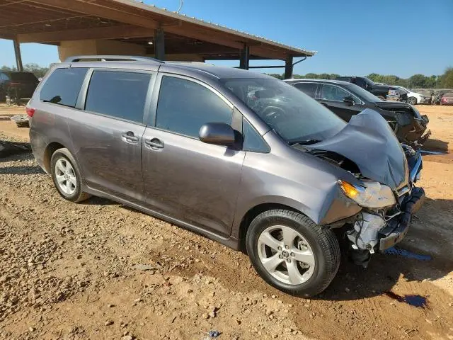 2020 TOYOTA SIENNA LE  