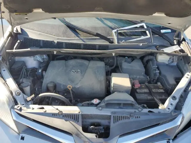 2020 TOYOTA SIENNA XLE  