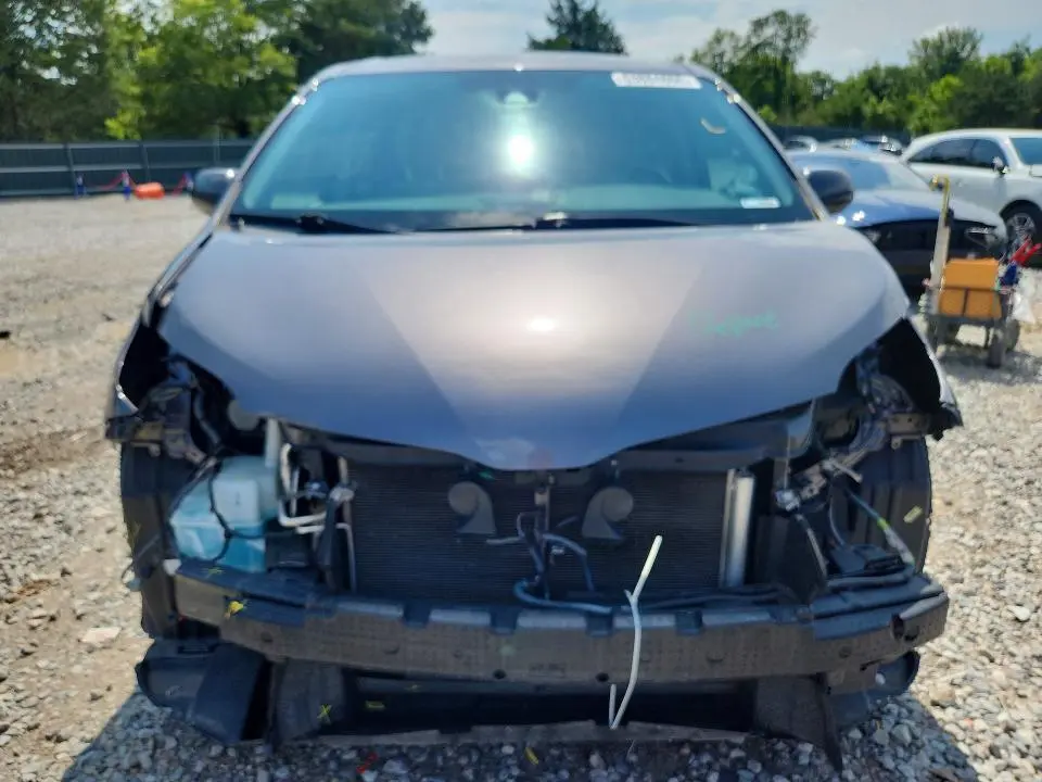 2020 TOYOTA SIENNA LE  