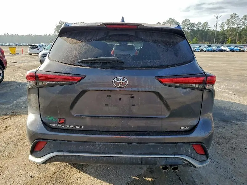 2021 TOYOTA HIGHLANDER XSE  