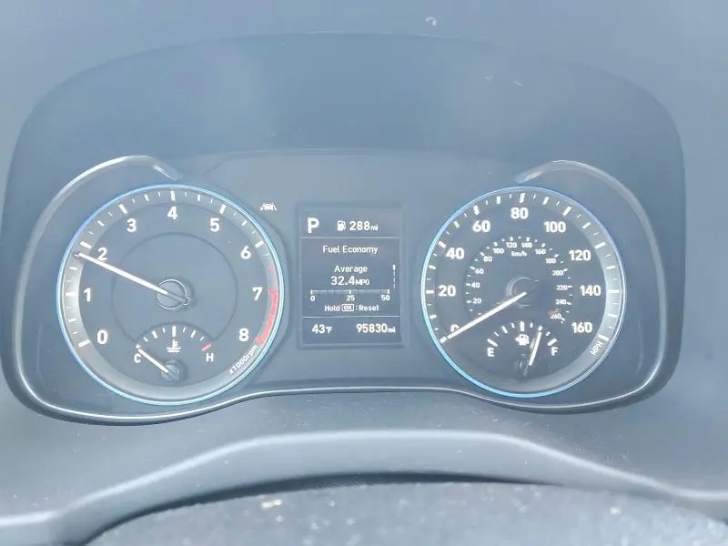 2021 HYUNDAI KONA SE  