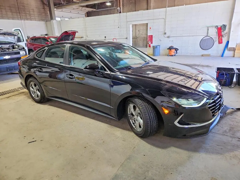 2023 HYUNDAI SONATA SE  