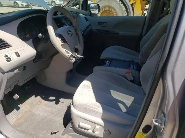 2012 TOYOTA SIENNA LE  
