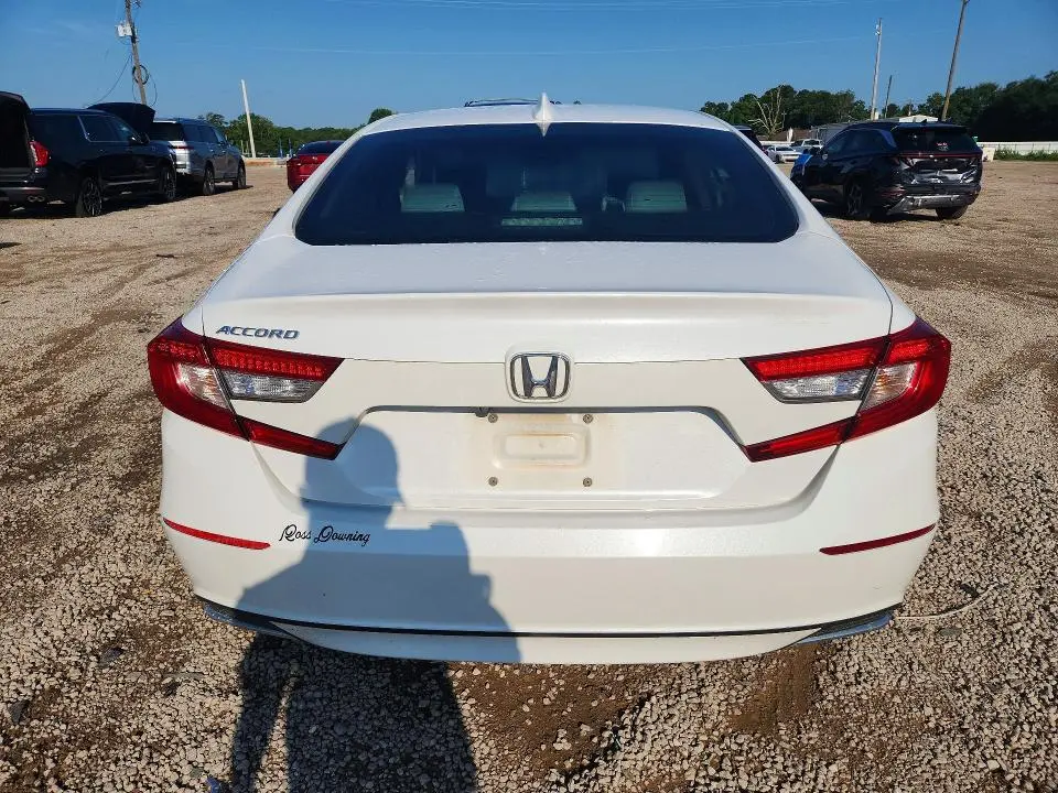 2018 HONDA ACCORD LX  