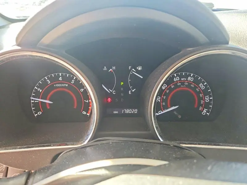 2012 TOYOTA HIGHLANDER SE  