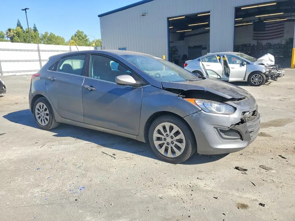 2017 HYUNDAI ELANTRA GT BASE  