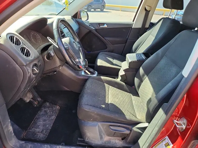 2013 VOLKSWAGEN TIGUAN S  