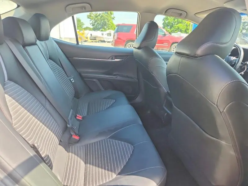 2018 TOYOTA CAMRY SE  