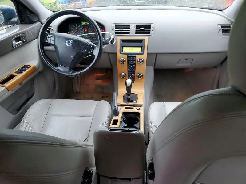 2010 VOLVO S40 2.4I  