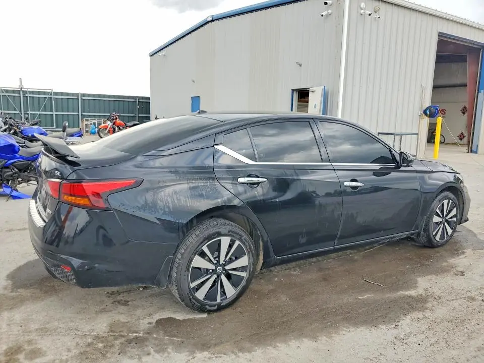 2021 NISSAN ALTIMA SL  