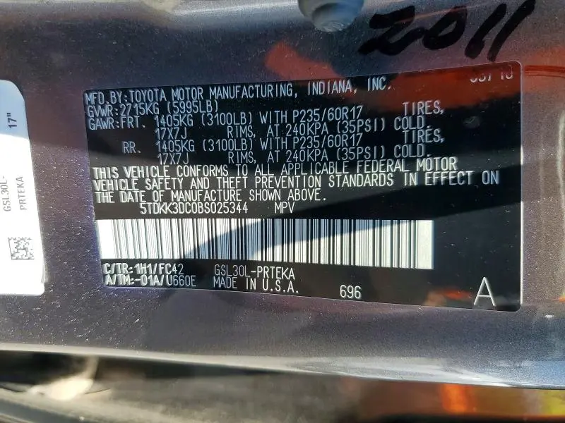 2011 TOYOTA SIENNA   