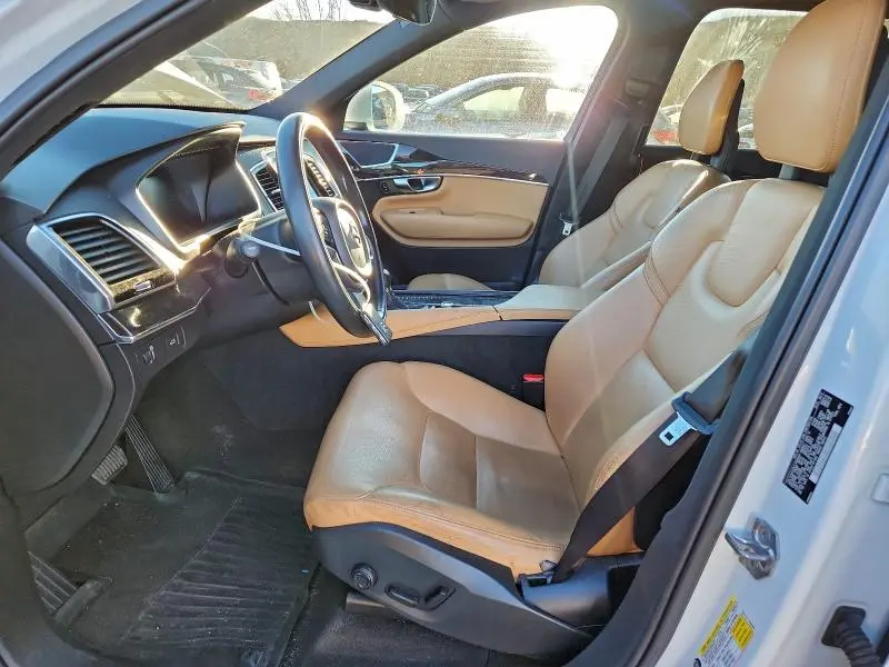 2018 VOLVO XC90 T6  