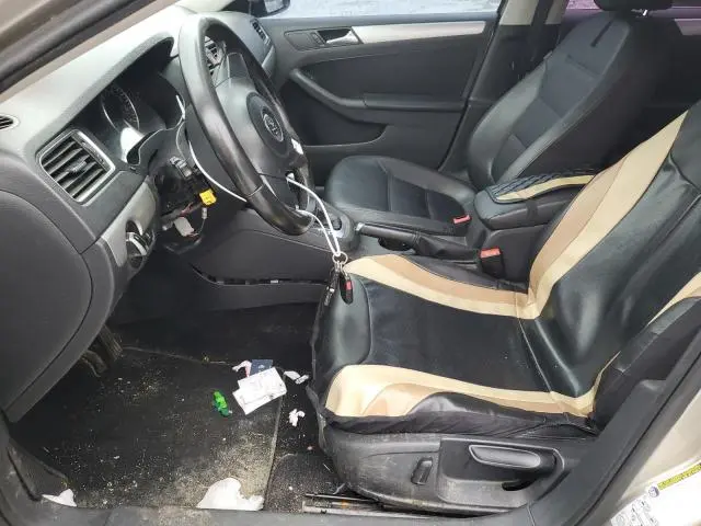 2013 VOLKSWAGEN JETTA SE  