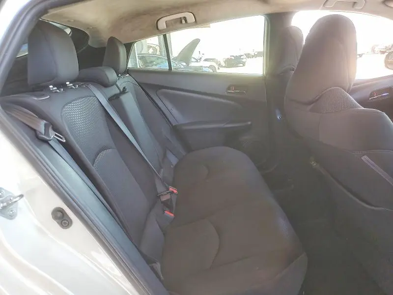 2019 TOYOTA PRIUS LE  