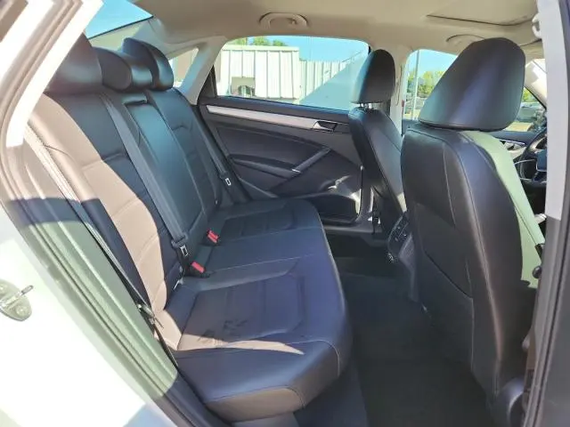 2019 VOLKSWAGEN PASSAT WOLFSBURG  