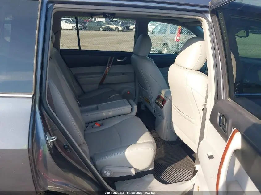 2012 TOYOTA HIGHLANDER LIMITED V6