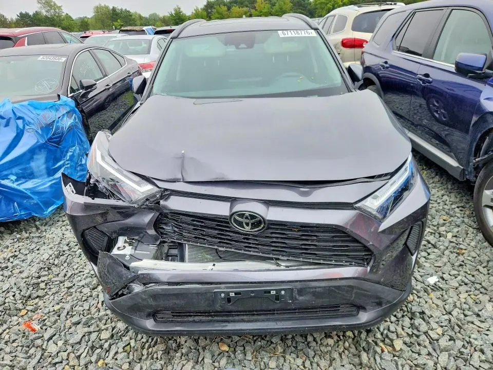2024 TOYOTA RAV4 XLE  