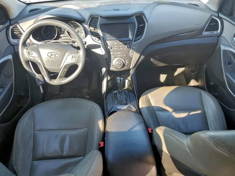 2018 HYUNDAI SANTA FE SE  