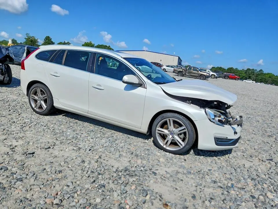 2017 VOLVO V60 T5 PREMIER  