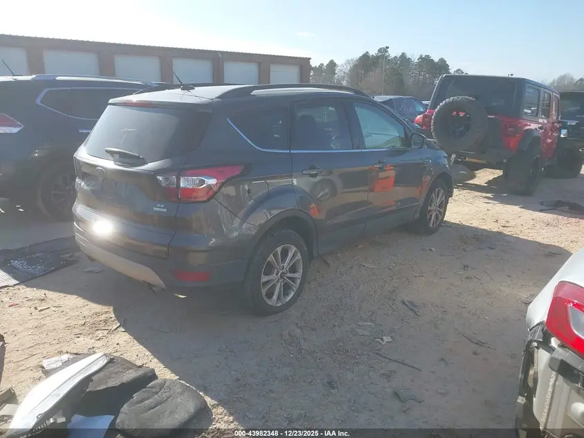 2018 FORD ESCAPE SE