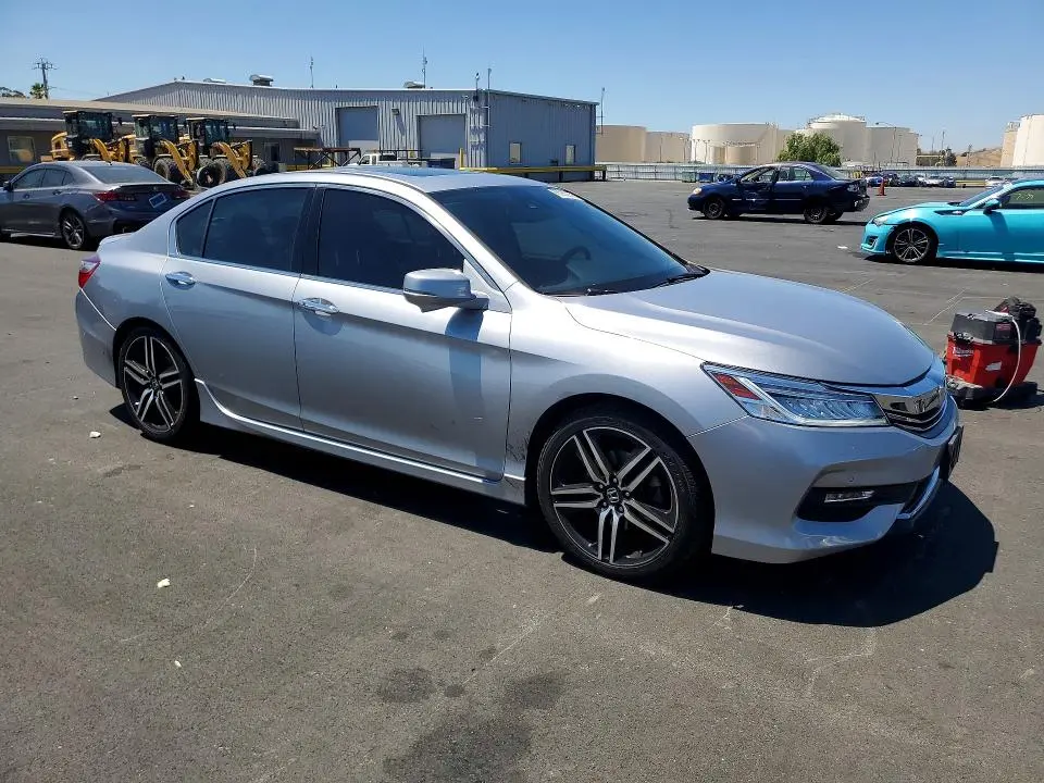 2017 HONDA ACCORD TOURING  