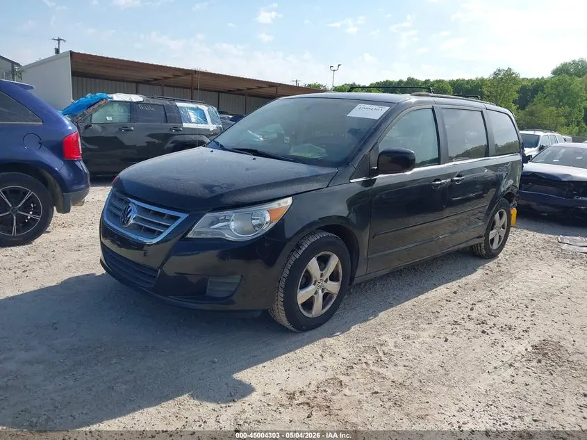 2011 VOLKSWAGEN ROUTAN SEL
