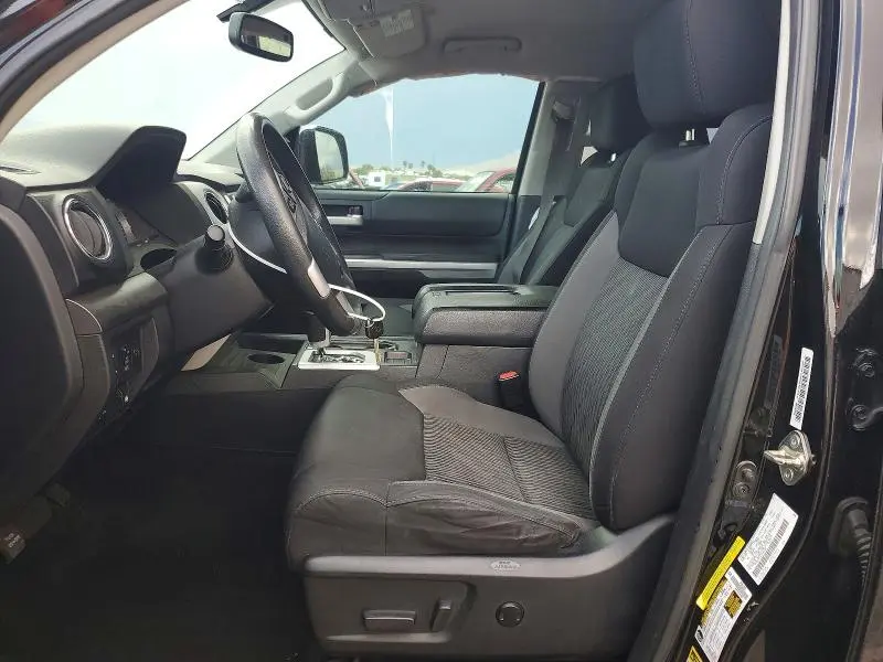 2016 TOYOTA TUNDRA CREWMAX SR5  