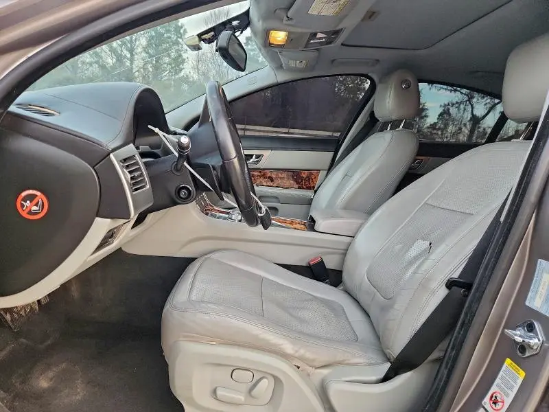 2010 JAGUAR XF PREMIUM  