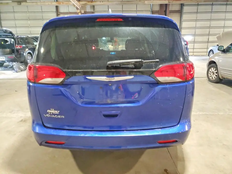 2021 CHRYSLER VOYAGER LX  