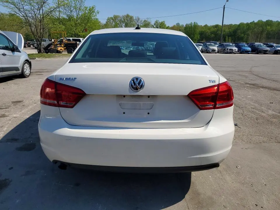 2014 VOLKSWAGEN PASSAT S  