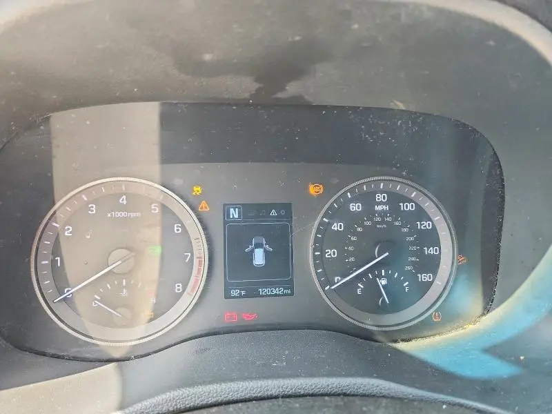 2017 HYUNDAI TUCSON SE  