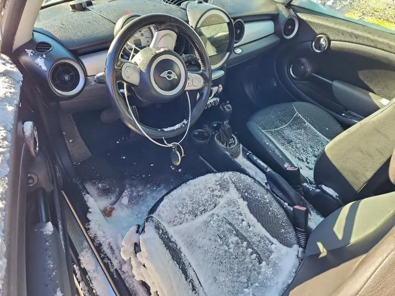 2010 MINI COOPER   