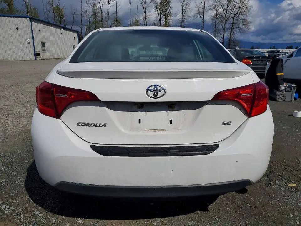 2019 TOYOTA COROLLA SE  