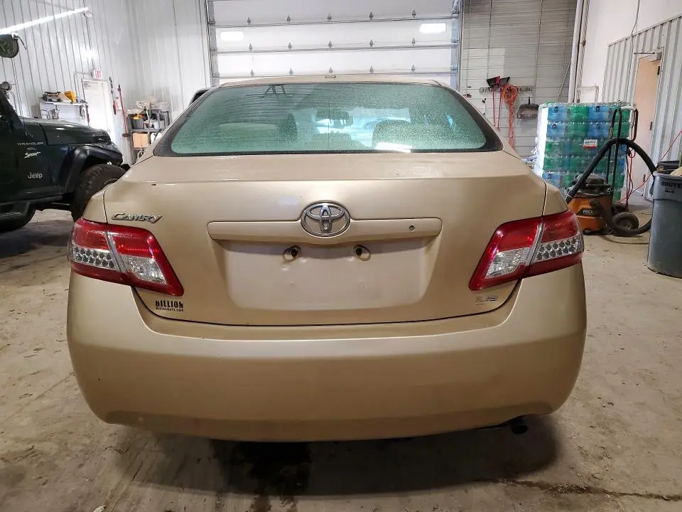 2010 TOYOTA CAMRY LE  