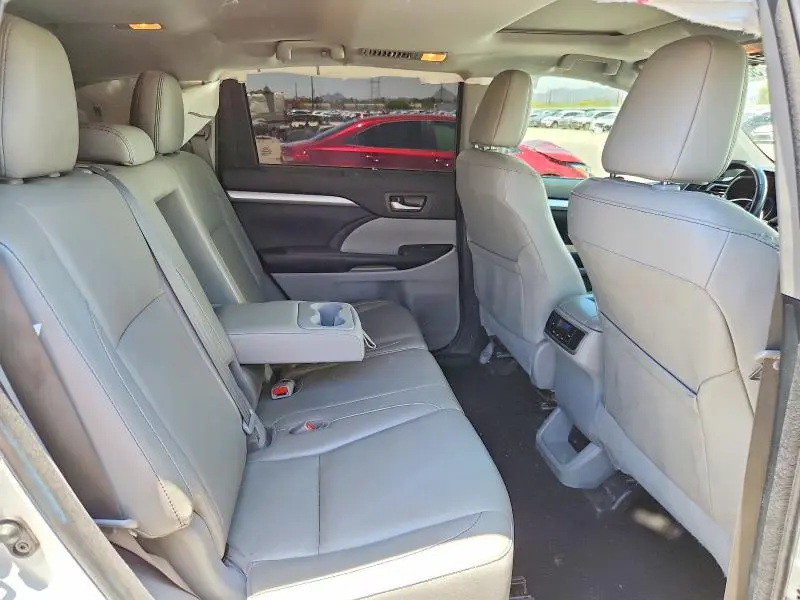 2018 TOYOTA HIGHLANDER XLE  