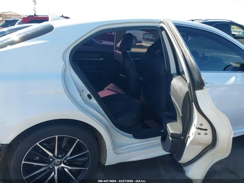 2021 TOYOTA CAMRY SE AWD
